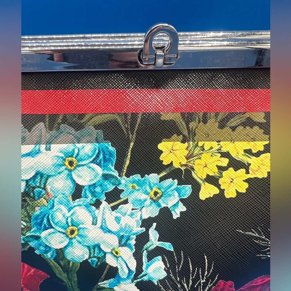 Nanette Lepore Floral Kiss Lock Handbag – Thrifted & Beautiful❤️❤️❤️ - Picture 17 of 17